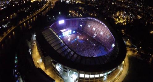 ملعب السوبر الأوروبي.. عمره 60 عامًا في بلد لا تعرف المياة طريقا لها